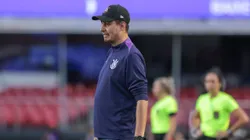 Lucas Piccinato técnico do Corinthians durante partida contra o São Paulo no estádio Morumbi pelo campeonato Supercopa 2025.