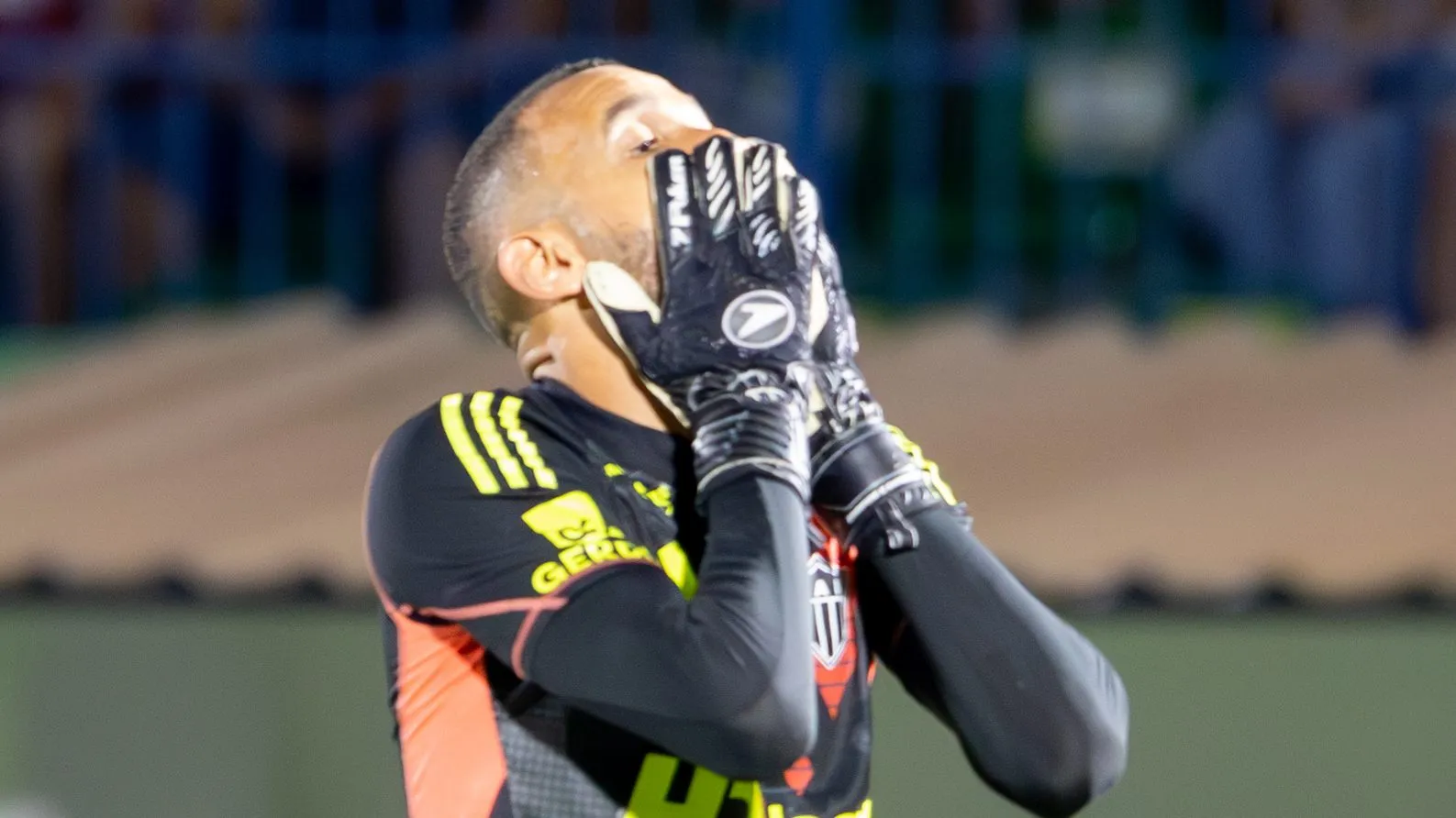 EVERSON goleiro do Atletico-MG durante partida contra o Mirassol no estadio Jose Maria de Campos Maia pelo campeonato Brasileiro A 2025. Foto: Joisel Amaral/AGIF
