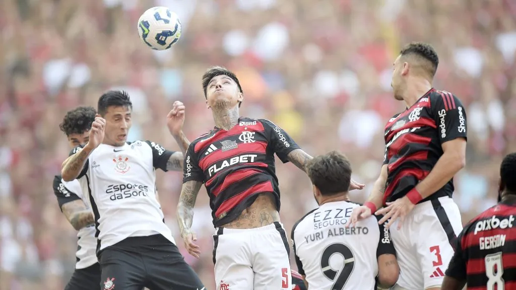 Atletas de Flamengo x Corinthians. Foto: Alexandre Loureiro/AGIF