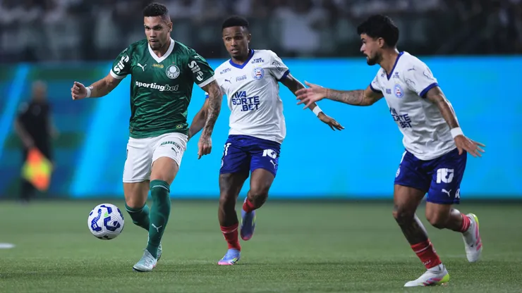 Paulinho, jogador do Palmeiras, durante partida contra o Bahia no estadio Arena Allianz Parque pelo campeonato Brasileiro A 2025. Foto: Ettore Chiereguini/AGIF