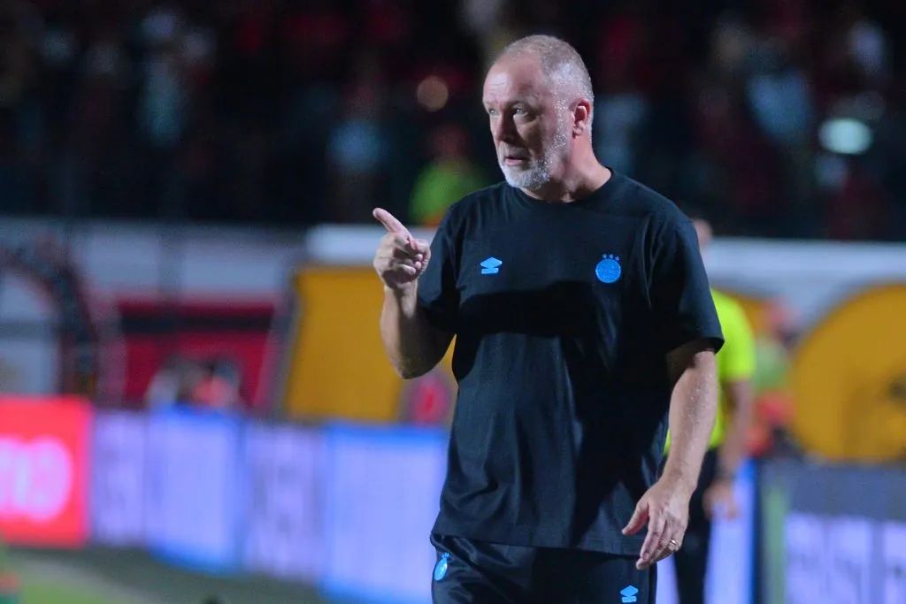 Mano Menezes, técnico do Grêmio durante partida contra o Vitoria – Foto: Walmir Cirne/AGIF