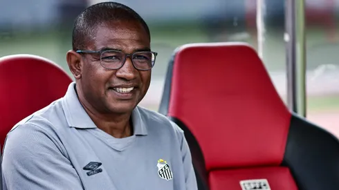 Cesar Sampaio técnico do Santos durante partida contra o Sao Paulo no estadio Morumbi pelo campeonato Brasileiro A 2025. Foto: Fabio Giannelli/AGIF
