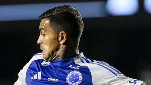 SP - SAO PAULO - 13/04/2025 - BRASILEIRO A 2025, SAO PAULO X CRUZEIRO - Dudu jogador do Cruzeiro durante partida contra o Sao Paulo no estadio Morumbi pelo campeonato Brasileiro A 2025.