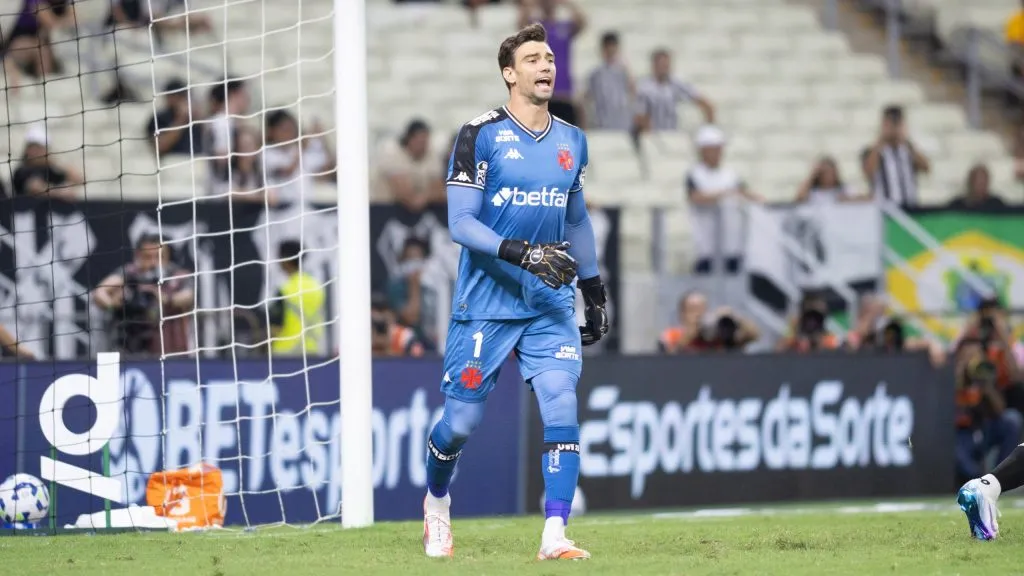 Léo Jardim aponta ‘culpado’ em derrota do Vasco no Brasileiro – Foto: Baggio Rodrigues/AGIF