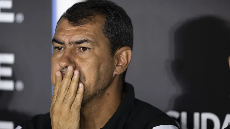 Fábio Carille foi demitido do Vasco após derrota no Brasileirão Betano - Foto: Jorge Rodrigues/AGIF