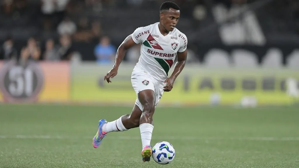 Arias em ação pelo Fluminense no Clássico Vovô – Foto: Thiago Ribeiro/AGIF