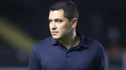 Pedro Martins tem situação exposta no Santos