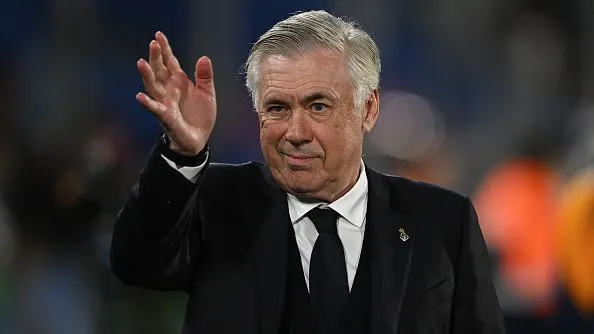 Ancelotti durante partida. Foto: Denis Doyle/Getty Images