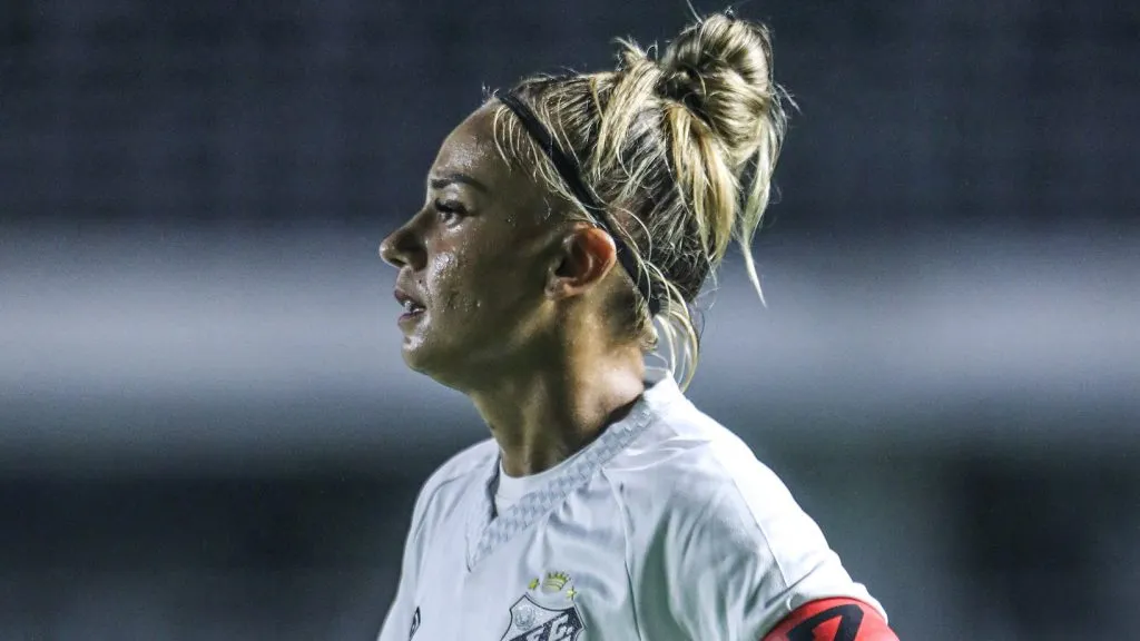 Thaisinha em compromisso do Santos Feminino