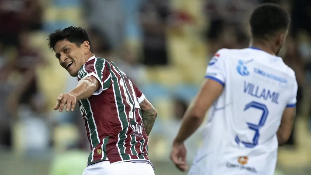 Germán Cano celebra tento feito com a camisa do Tricolor das Laranjeiras. Foto: Jorge Rodrigues/AGIF.