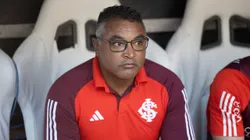roger machado técnico do Internacional durante partida contra o Fortaleza no estádio Arena Castelão pelo campeonato Brasileiro A 2024.