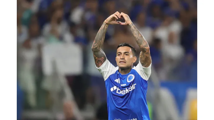 MG - BELO HORIZONTE - 29/03/2025 - BRASILEIRO A 2025, CRUZEIRO X MIRASSOL - Dudu jogador do Cruzeiro comemora seu gol durante partida contra o Mirassol no estadio Mineirao pelo campeonato Brasileiro A 2025. Foto: Gilson Lobo/AGIF