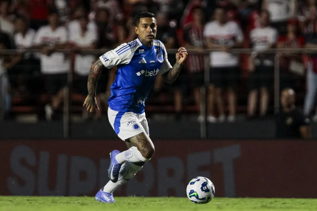 SP – SAO PAULO – 13/04/2025 – BRASILEIRO A 2025, SAO PAULO X CRUZEIRO – Dudu jogador do Cruzeiro durante partida contra o Sao Paulo no estadio Morumbi pelo campeonato Brasileiro A 2025. Foto: Marco Miatelo/AGIF