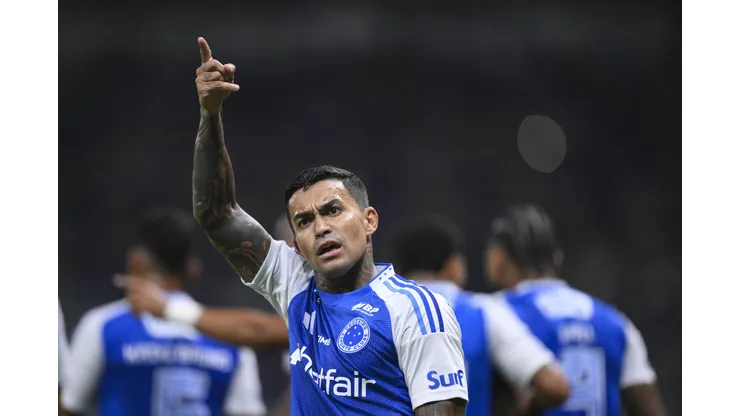 BELO HORIZONTE, BRAZIL - MARCH 29: Dudu of Cruzeiro celebrates after scoring his team's first goal during the match between Cruzeiro and Mirassol as part of Brasileirao 2025 at Mineirão Stadium on March 29, 2025 in Belo Horizonte, Brazil. (Photo by Pedro Vilela/Getty Images)