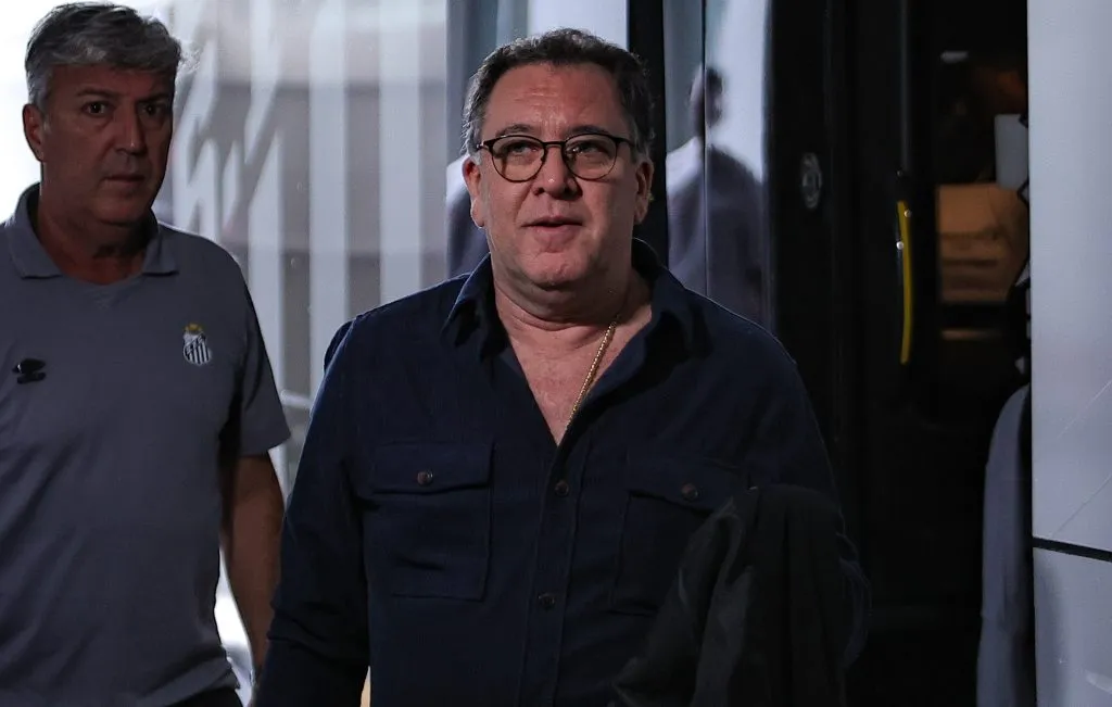 Presidente é pressionado pelo torcedor. Foto: Fabio Giannelli/AGIF