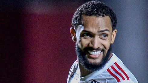 Juninho, atacante do Flamengo durante partida contra o Vitória no estádio Barradão pelo Campeonato Brasileiro