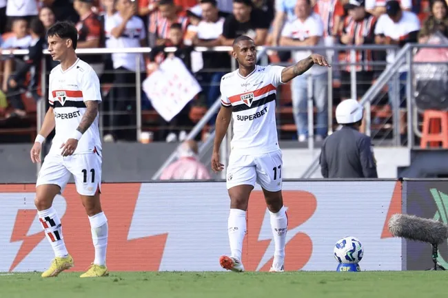 André Silva jogador do São Paulo comemora seu gol – Foto: Marcello Zambrana/AGIF