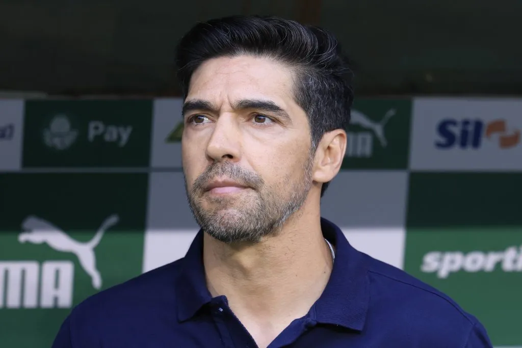 Treinador voltou a ser elogiado pela torcida. Foto: Marcello Zambrana/AGIF