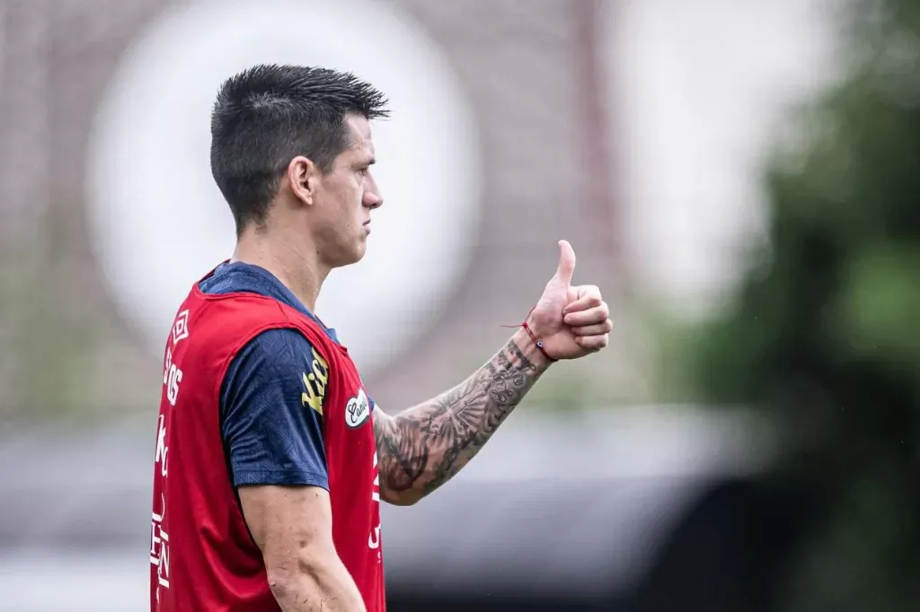 Léo Godoy ficou perturbado com invasão ao CT Rei Pelé e pediu para deixar Santos, diz portal – Foto: Raul Baretta/SFC