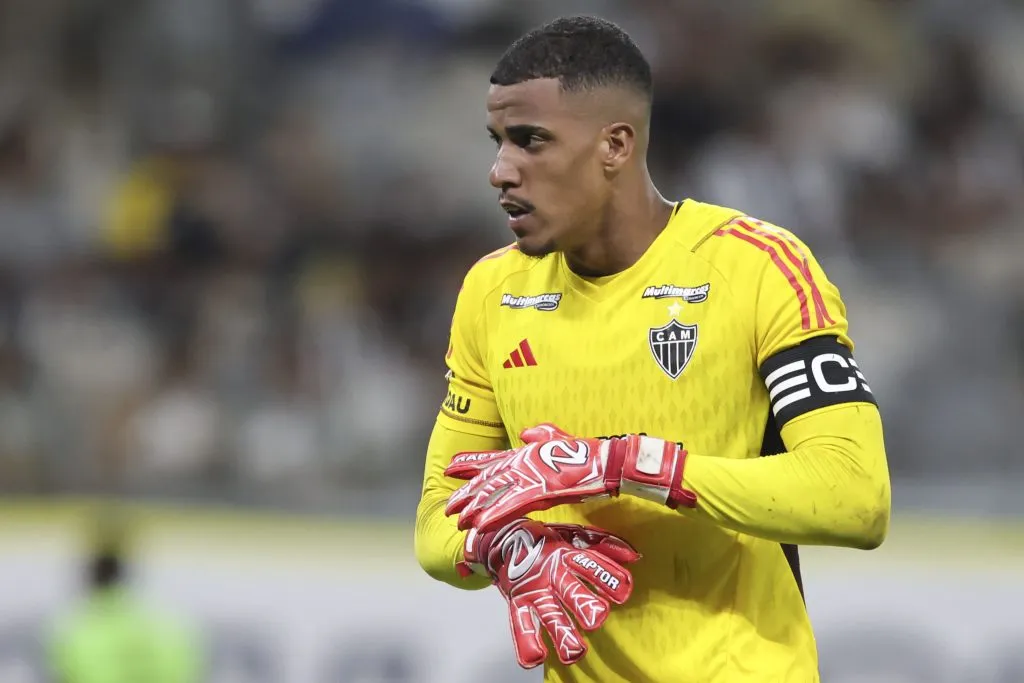 Gabriel Delfim é visto como um goleiro de muito potencial no Atlético-MG. Foto: Gilson Lobo/AGIF