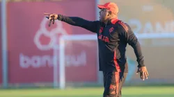 Roger Machado comandou a preparação final do Inter para a estreia na terceira etapa da Copa do Brasil e aposta em joia de 16 anos para reforçar o elenco