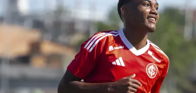 Raykkonen, chamou atenção dos torcedores e fãs do Celeiro das Ases, que já revelou grandes joias para o futebol brasileiro. Foto: Divulgação/@rsoares08_