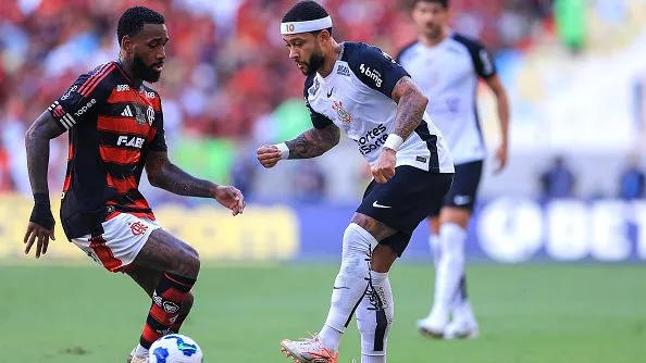 Flamengo achou Memphis Depay muito caro - Foto: Buda Mendes/Getty Images.