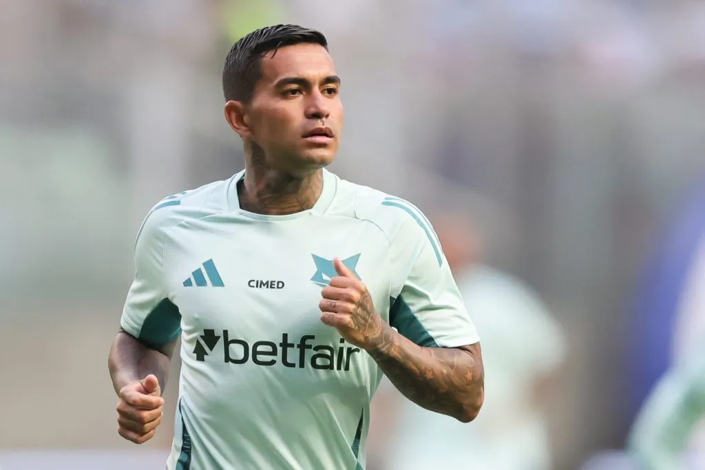 MG – BELO HORIZONTE – 30/01/2025 – MINEIRO 2025, ITABIRITO X CRUZEIRO – Dudu jogador do Itabirito durante aquecimento antes da partida contra o Cruzeiro no estadio Independencia pelo campeonato Mineiro 2025. Foto: Gilson Lobo/AGIF