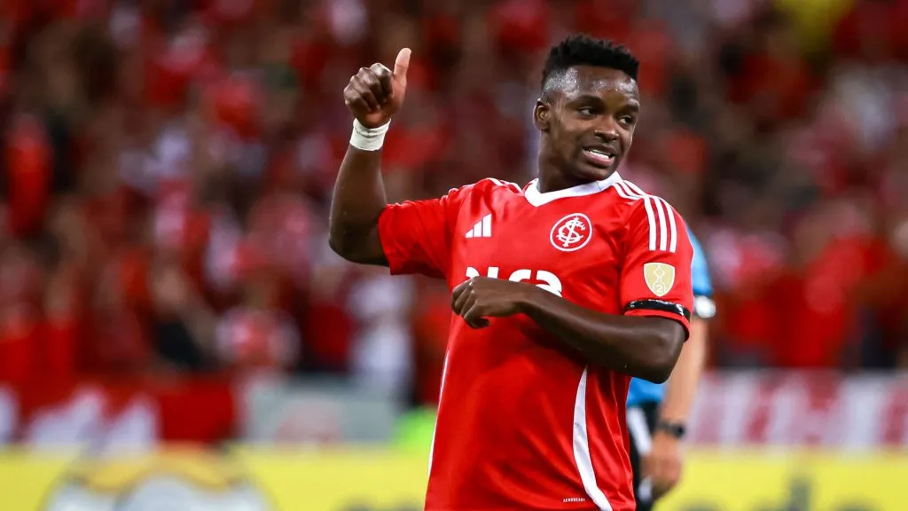 Lesionado, Carbonero irá desfalcar o Internacional contra o Corinthians- Foto: Maxi Franzoi/AGIF