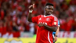 Lesionado, Carbonero irá desfalcar o Internacional contra o Corinthians- Foto: Maxi Franzoi/AGIF