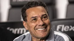 Vanderlei Luxemburgo na Vila Belmiro como técnico do Corinthians.