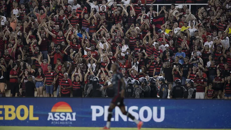 Torcida presente na partida entre Bangu e Flamengo, no Castelão. Foto: Kayan Mendes/AGIF.
