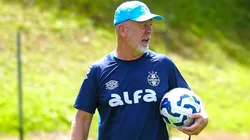 Mano Menezes treinando equipe do Grêmio - Foto: Reprodução/Instagram