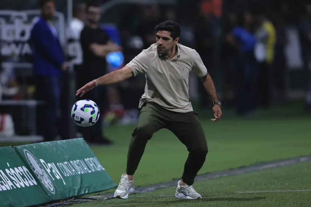 Treinador português em partida com o Bahia. Foto: Ettore Chiereguini/AGIF 