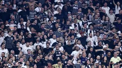 Torcida do Corinthians durante partida contra São Bernardo no estádio Arena Corinthians - Foto: Marcello Zambrana/AGIF