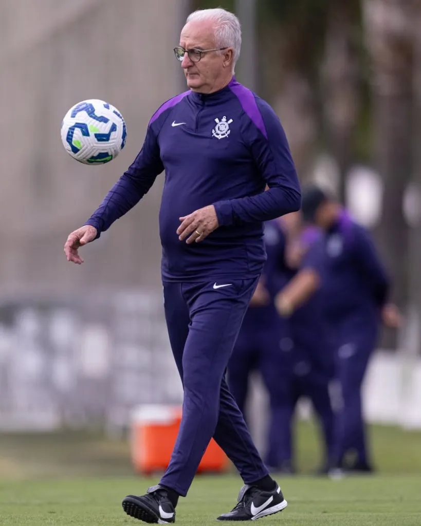 Dorival Júnior em treino da equipe do Corinthians – Foto: Reprodução/Instagram
