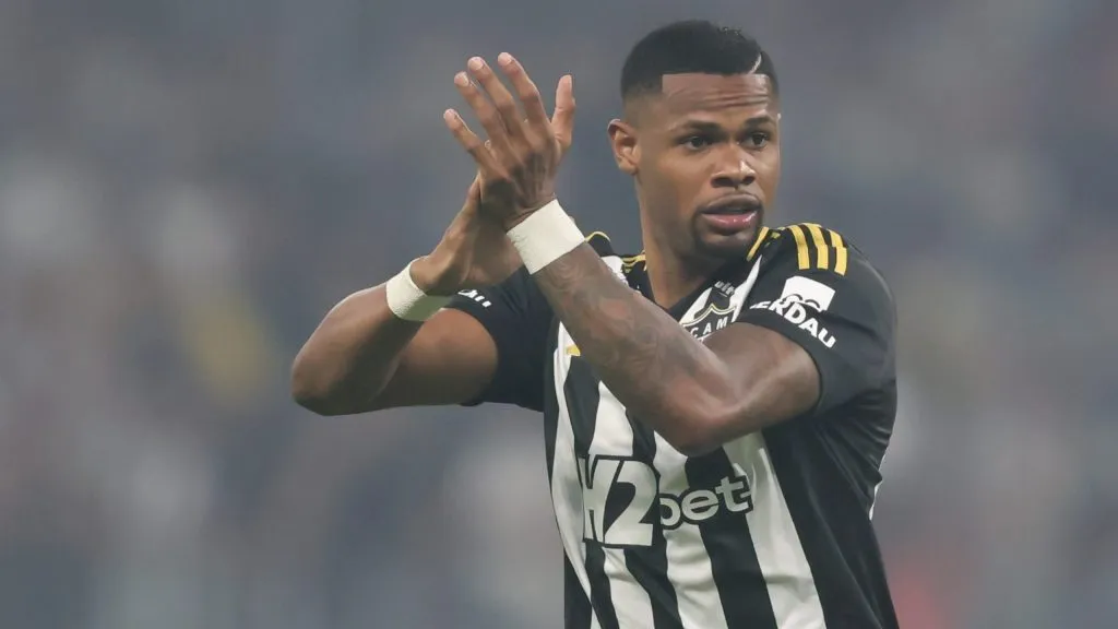 Junior Santos, craque do Galo em ação