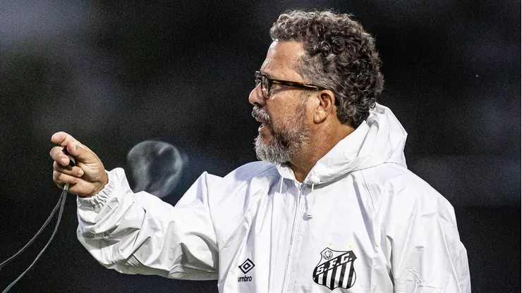 Cléber Xavier em seu primeiro treino no CT Rei Pelé - Foto: Raul Baretta/ Santos FC.