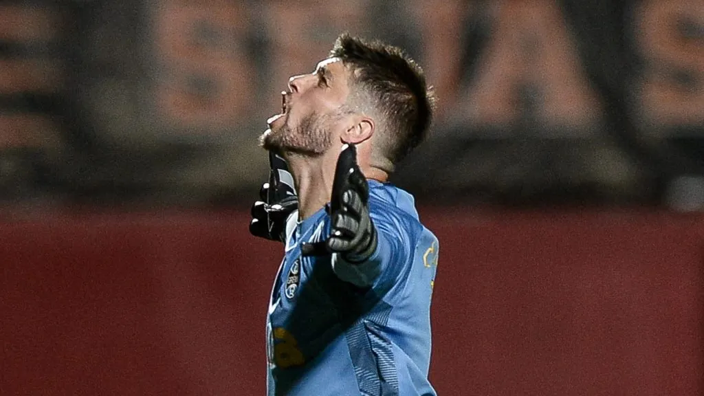 Tiago Volpi, goleiro do Imortal, durante partida contra o Vitória, pelo Brasileirão Betano. Foto: Jhony Pinho/AGIF.