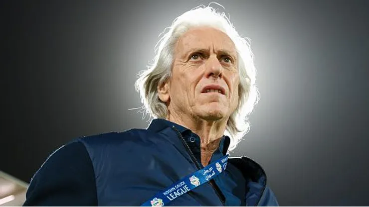 Jorge Jesus durante partida entre Al-Hilal e Al Ta'ee, pelo Campeonato Saudita. Foto: Yasser Bakhsh