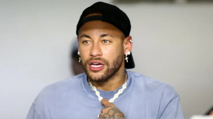 Neymar durante partida entre Santos e Red Bull Bragantino, na Vila Belmiro, pelo Brasileirão.
