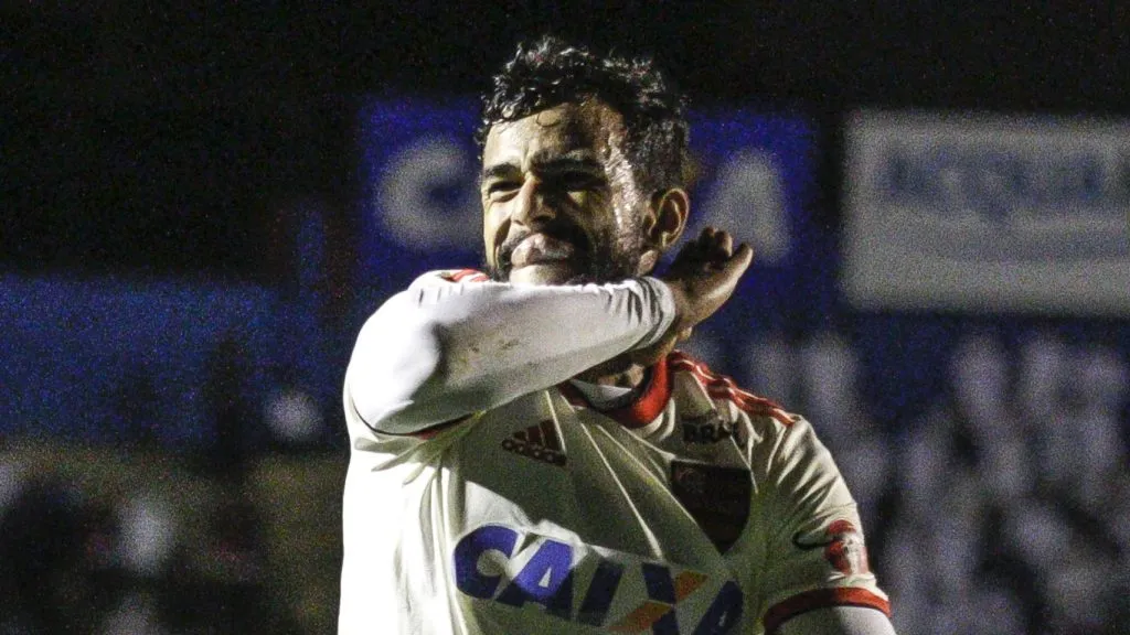 Henrique Dourado jogou pelo Flamengo em 2018 - Foto: Gabriel Machado/AGIF.