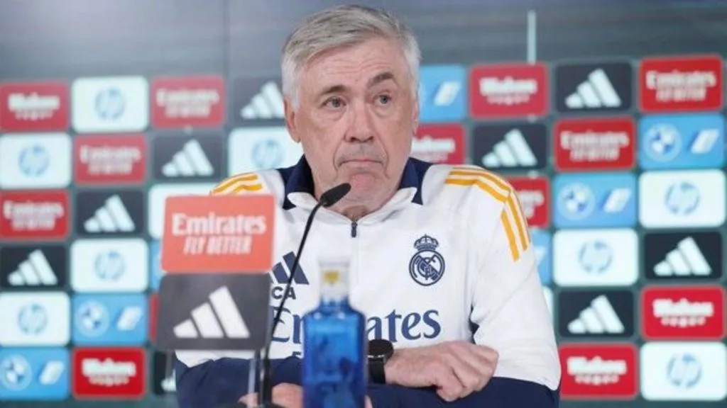 Carlo Ancelotti durante entrevista coletiva no Real Madrid – Foto: Pedro Castillo / Real Madrid