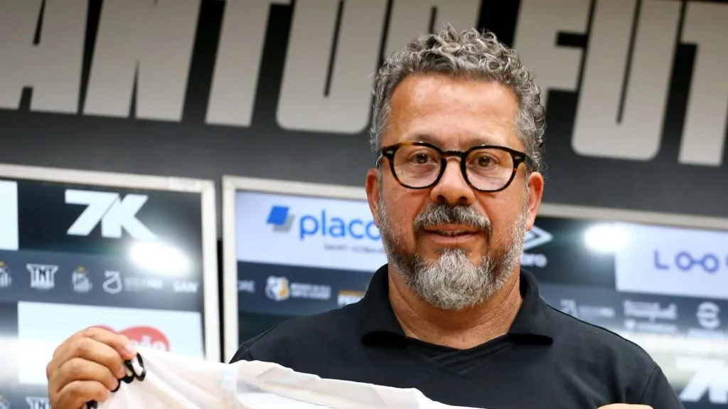 SP – SANTOS – 30/04/2025 – SANTOS, APRESENTACAO CLEBER XAVIER – SANTOS, CLEBER XAVIER, COLETIVA DE IMPRENSA COM O NOVO TREINADOR DO SANTOS FC, CLEBER XAVIER Foto: Mauricio De Souza/AGIF