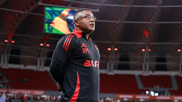 Roger Machado, técnico do Internacional, durante partida contra o Maracanã, pela Copa Betano do Brasil. Foto: Maxi Franzoi/AGIF.