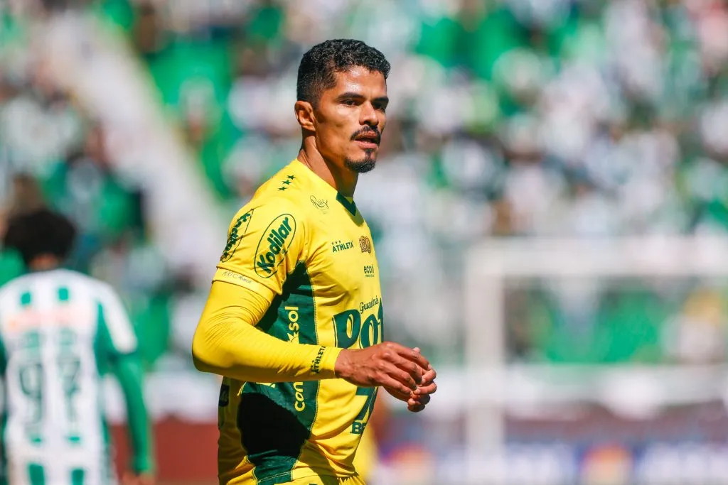 RS – CAXIAS DO SUL – 20/04/2025 – BRASILEIRO A 2025, JUVENTUDE X MIRASSOL – Lucas Ramon jogador do Mirassol durante partida contra o Juventude no estadio Alfredo Jaconi pelo campeonato Brasileiro A 2025. Foto: Luiz Erbes/AGIF