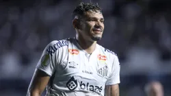 Tiquinho Soares, jogador do Santos, durante partida contra o Agua Santa no estadio Vila Belmiro pelo campeonato Paulista 2025. Foto: Reinaldo Campos/AGIF