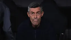Santos ainda não fez acordo com Pedro Caixinha .