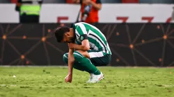 Jadson, jogador do Juventude, lamenta derrota para o Internacional, pelo Brasileirão Betano. Foto: Maxi Franzoi/AGIF.