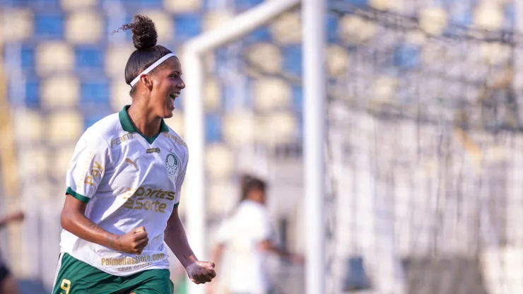 Amanda Gutierres marcou três gols contra o Juventude - Foto: Anderson Romao/AGIF